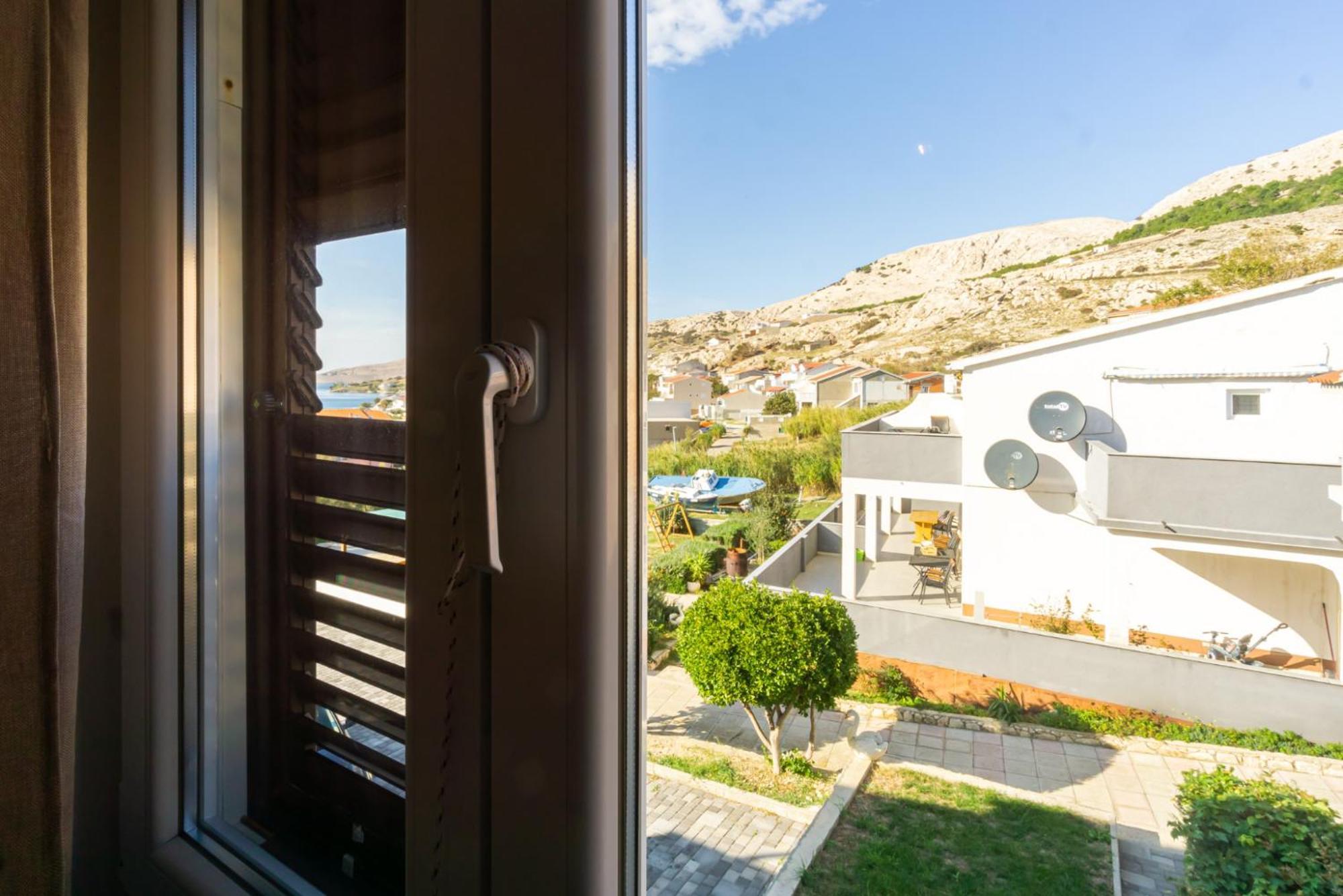 Kob Orog Good Location With Sea Views And Modern Decor Apartment Metajna Room photo